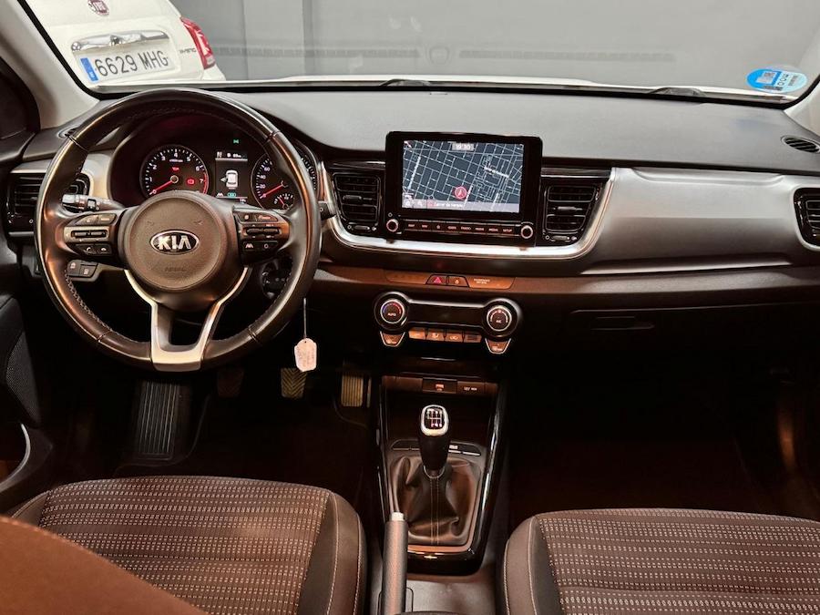 
								Kia Stonic full									