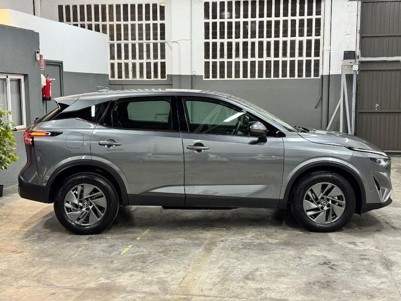 
								Nissan Qashqai full									