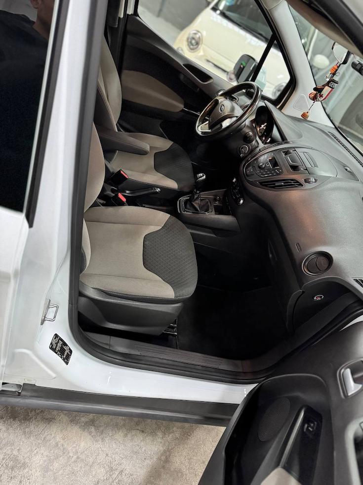 
								Ford Transit Connect full									