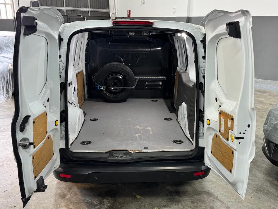 
								Ford Transit Connect full									