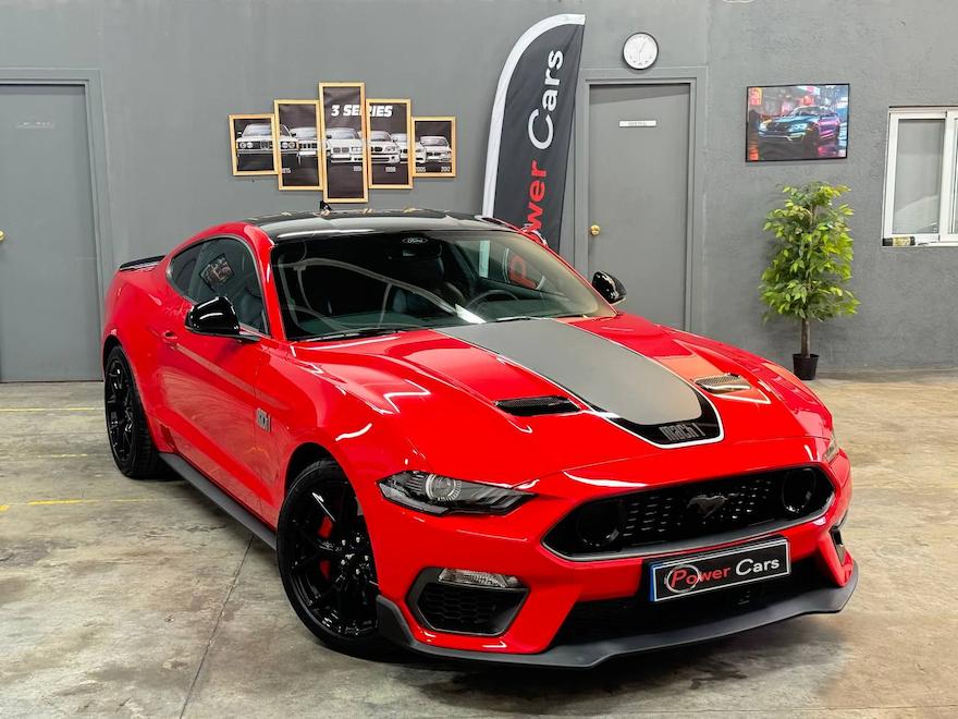 Ford Mustang vista frontal