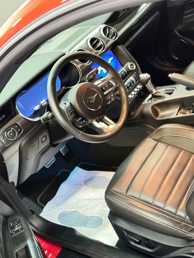 
								Ford Mustang full									
