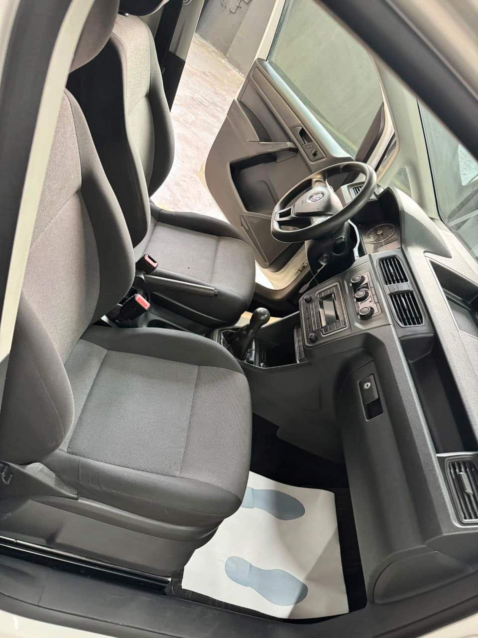 
Volkswagen Caddy 2016 full									