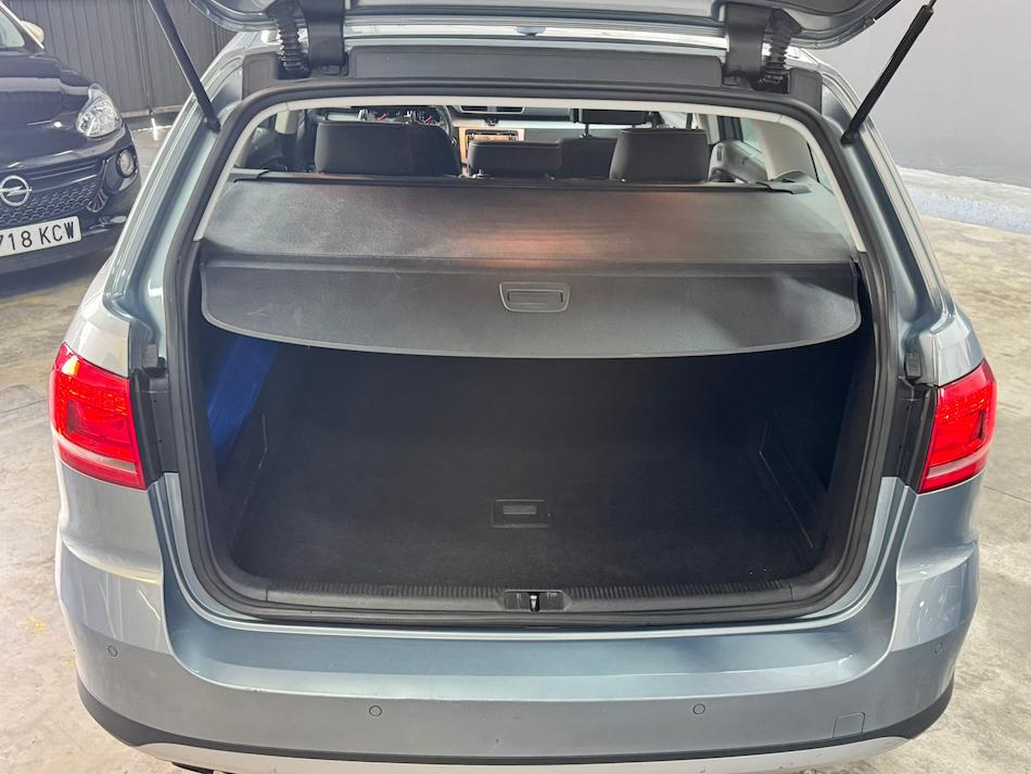 
Volkswagen Passat Alltrack 4 x 4 2016 full									