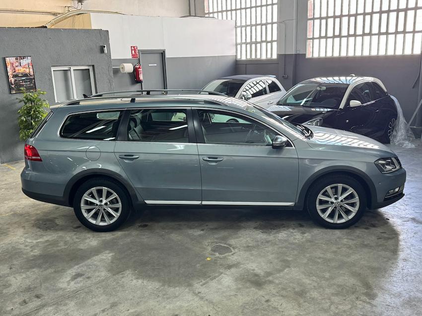
Volkswagen Passat Alltrack 4 x 4 2016 full									