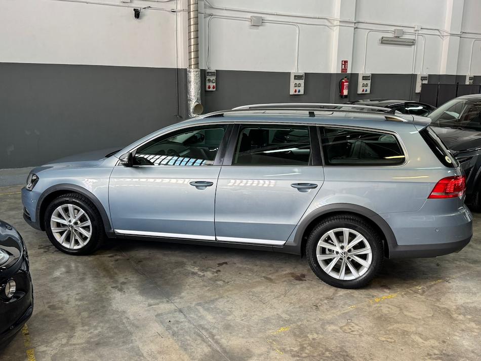 
Volkswagen Passat Alltrack 4 x 4 2016 full									